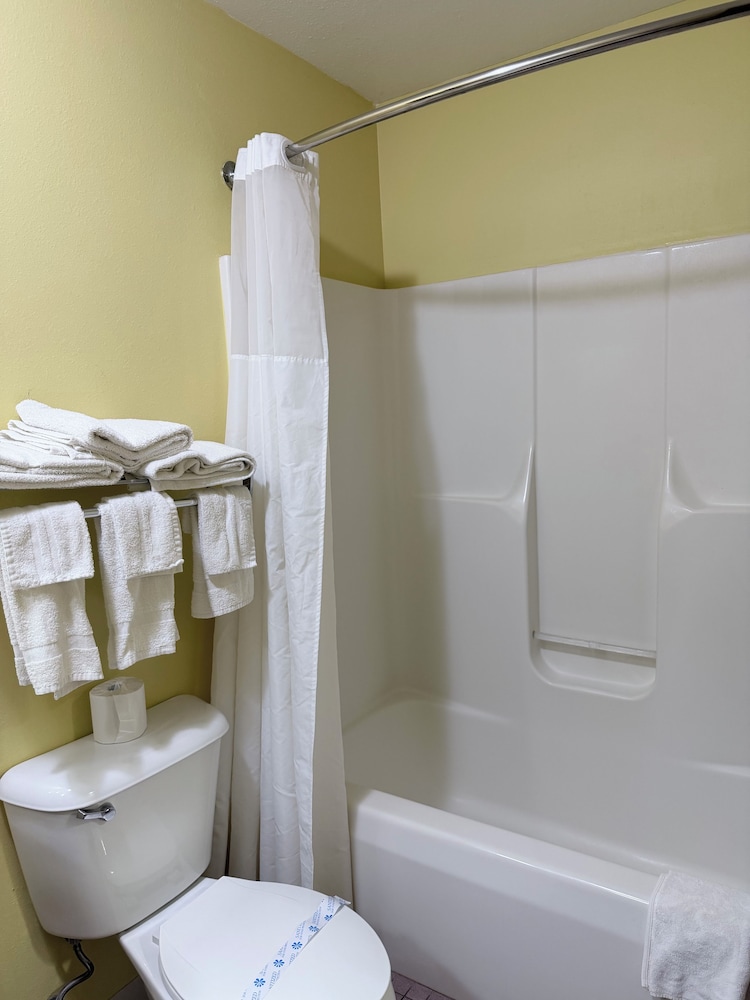 American Heritage Inn 16/17
