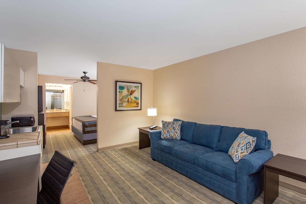 Baymont By Wyndham Punta Gorda/Port Charlotte 32/50
