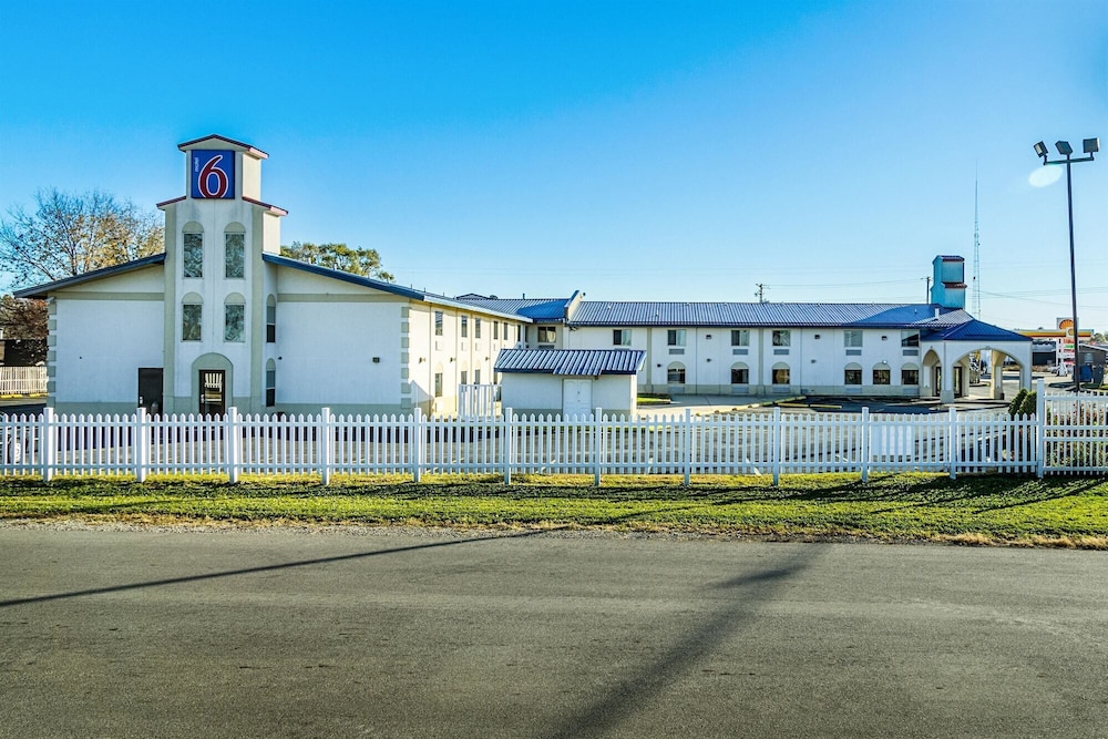 Motel6 Urbana, IL 32/44