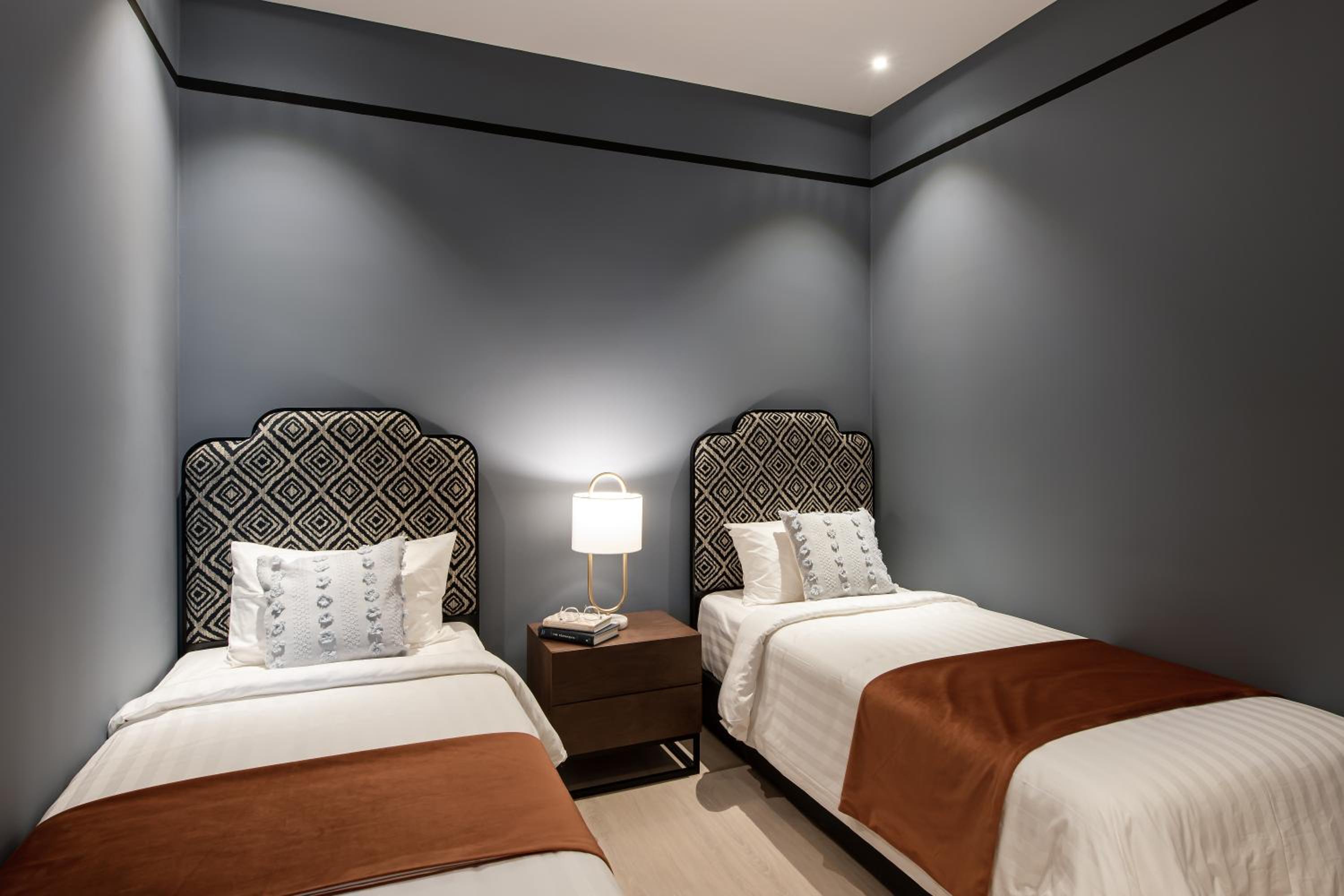 3 Bedrooms, Suite, 2 Queen and Twin Beds