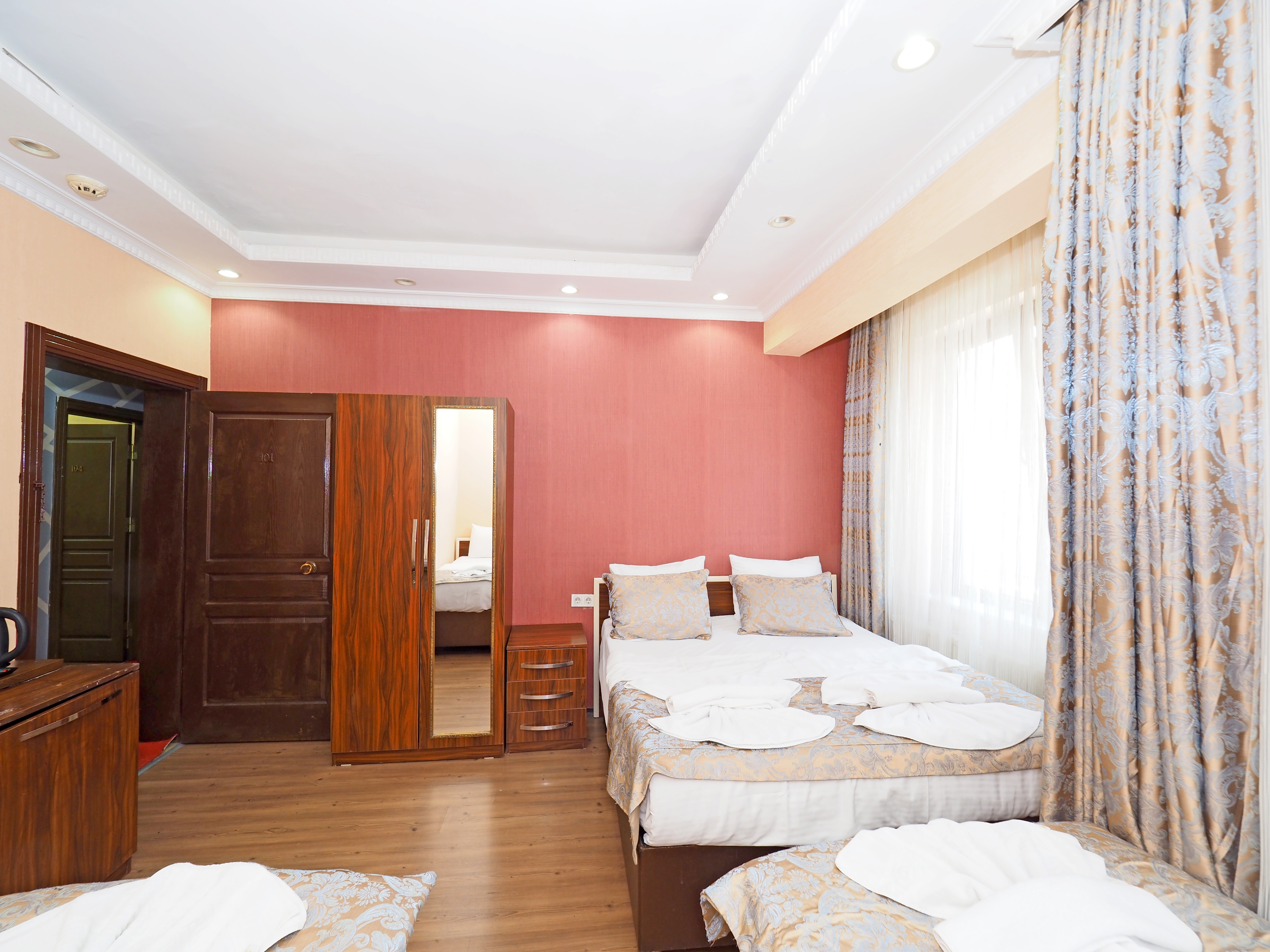 غرفة رباعية، Renova Hotel Fatih 3/3
