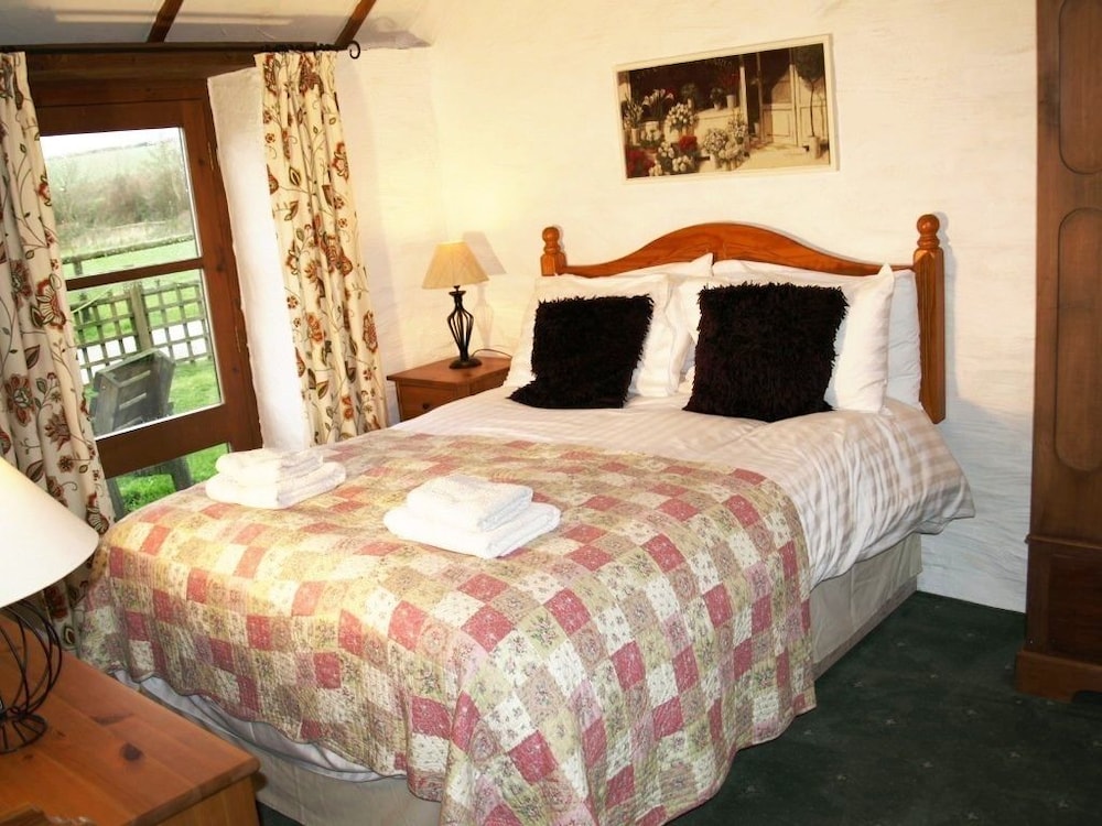 Polean Farm Cottages 11/50