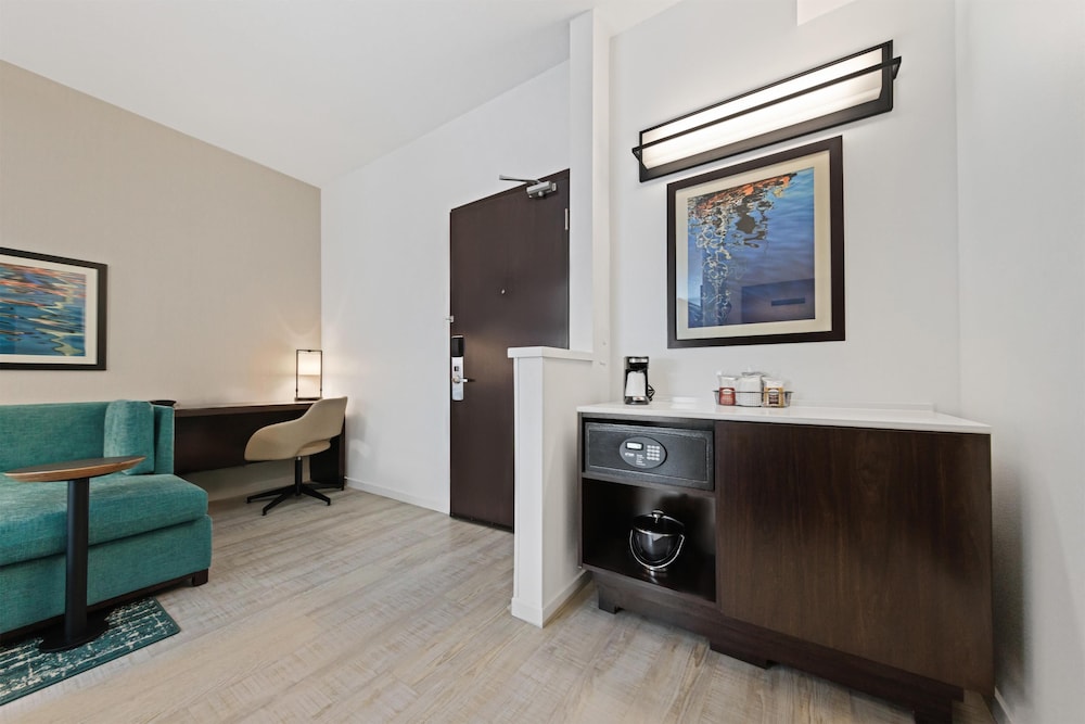 Hyatt Place West Palm Beach/Downtown 11/70