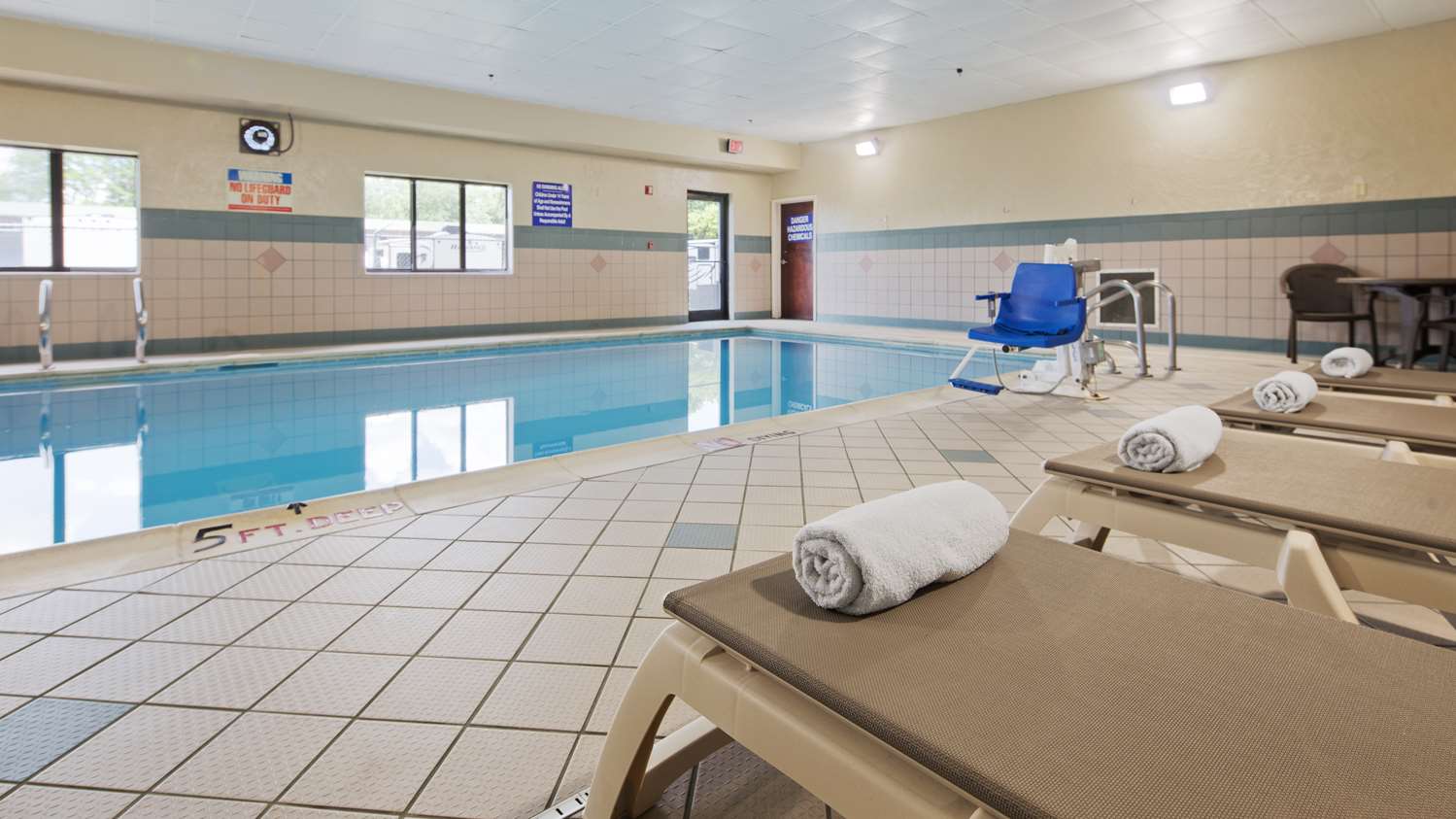 Best Western Elkhart Inn & Suites 16/27