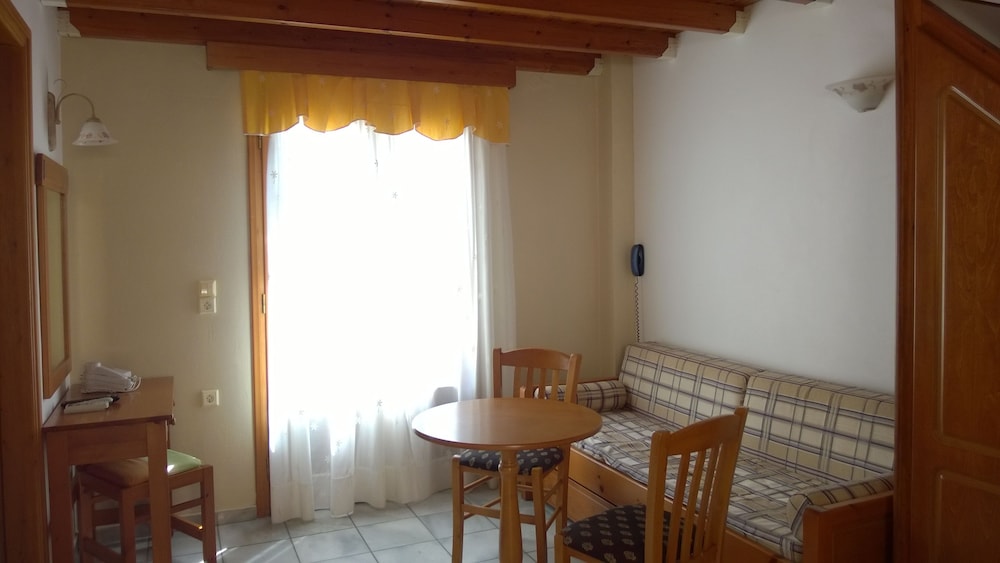 Anemomilos Suites 24/46