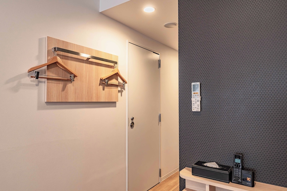 Kansai International Airport Hotel 11 32/54