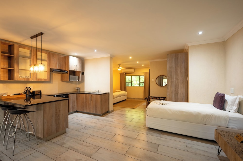 Bushbaby Valley Lodge 14/42