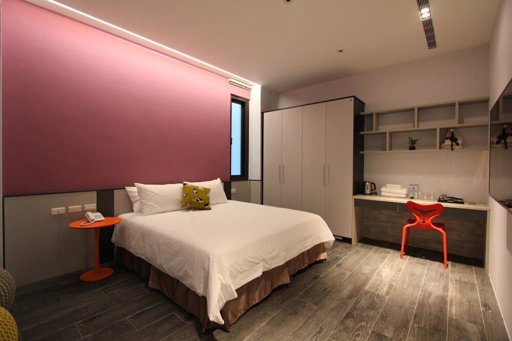 STANDARD, KING BED