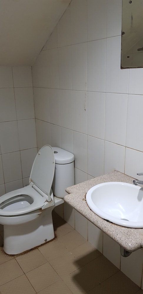 Hotel Dequr Jakarta Kota 32/32