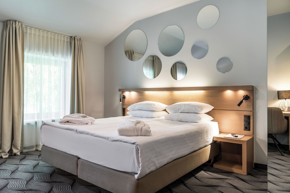 MODERN, SUPERIOR, TWIN BEDS