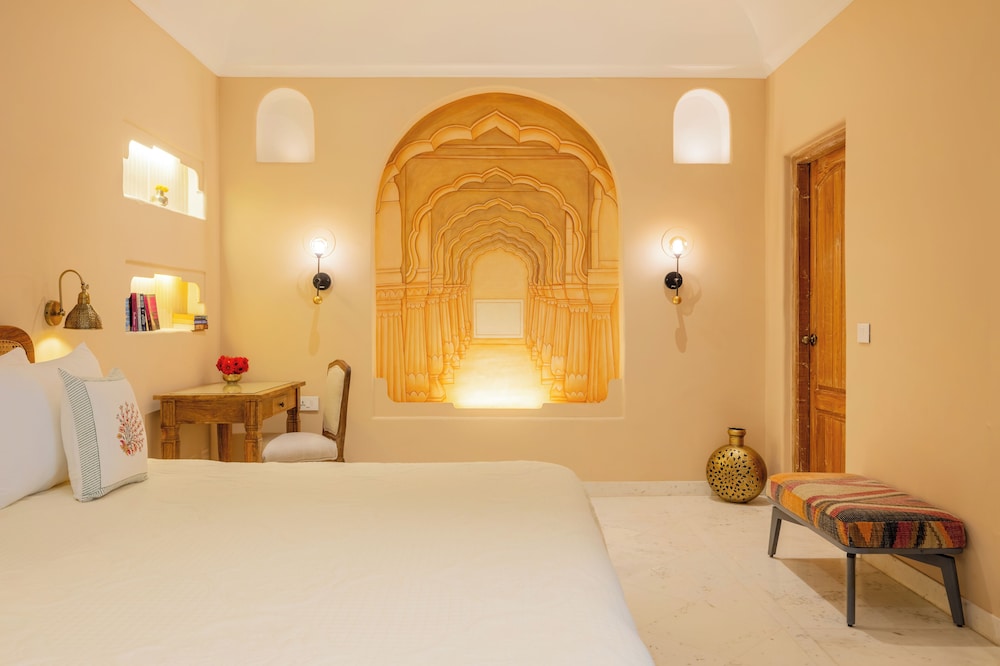 Niravi Jaipur 16/50