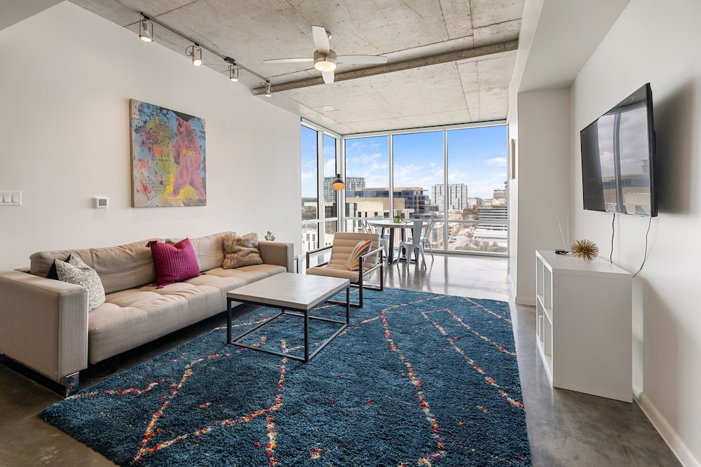 Kasa Austin 2nd Street Apartments 30/50