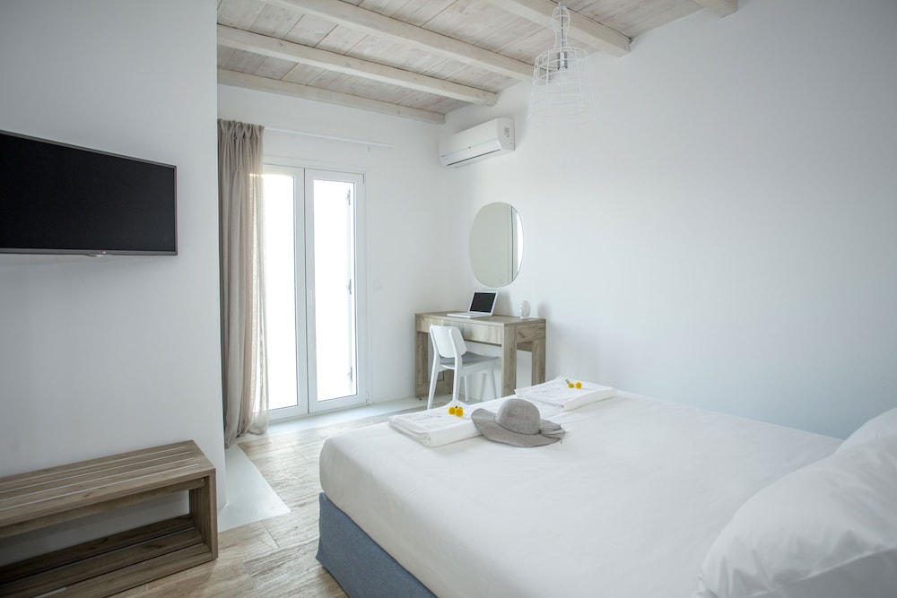 Senses Luxury Villas & Suites 24/76