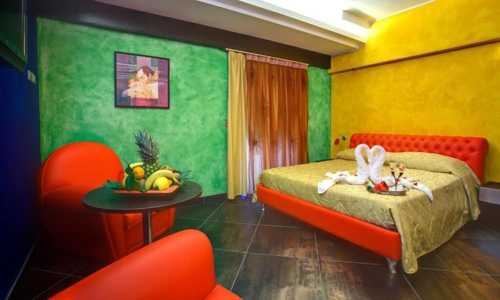 Abalon Pompei Resort 5/19