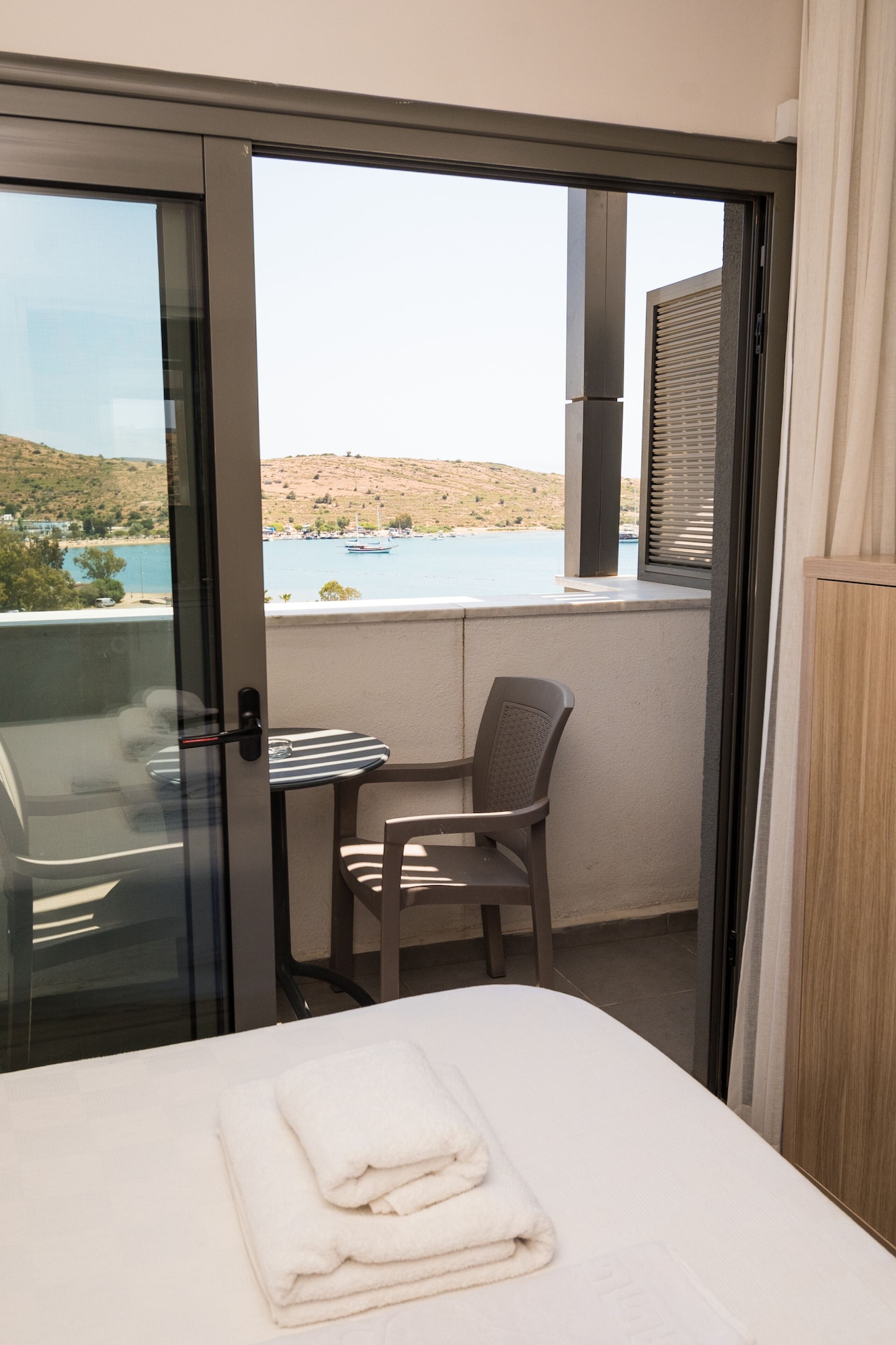 غرفة قياسية بسرير مزدوج بإطلالة على البحر، M Suite Hotel 5/10