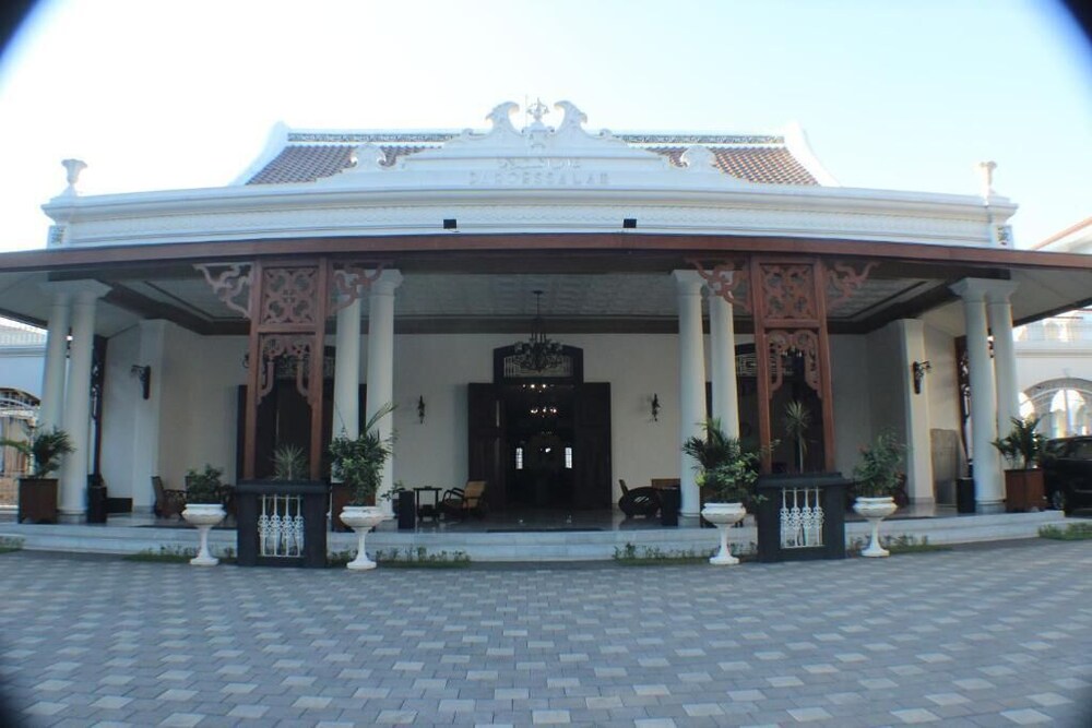 Daroessalam Hotel 3/49