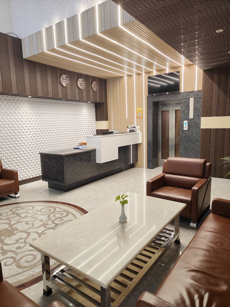 Pinnacle by Click Hotels, Lucknow 10/63