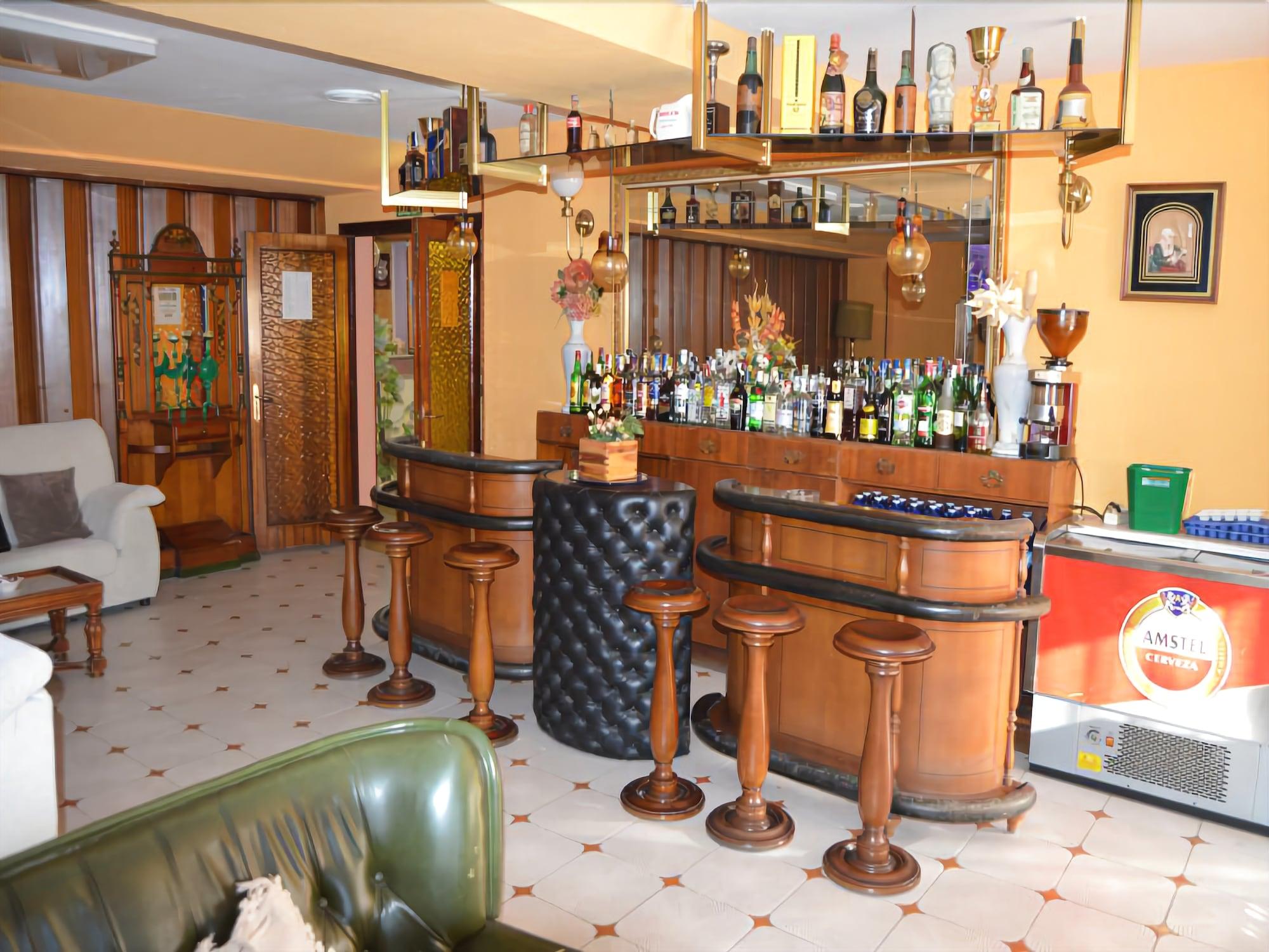 Hotel Vaqueros 34/39