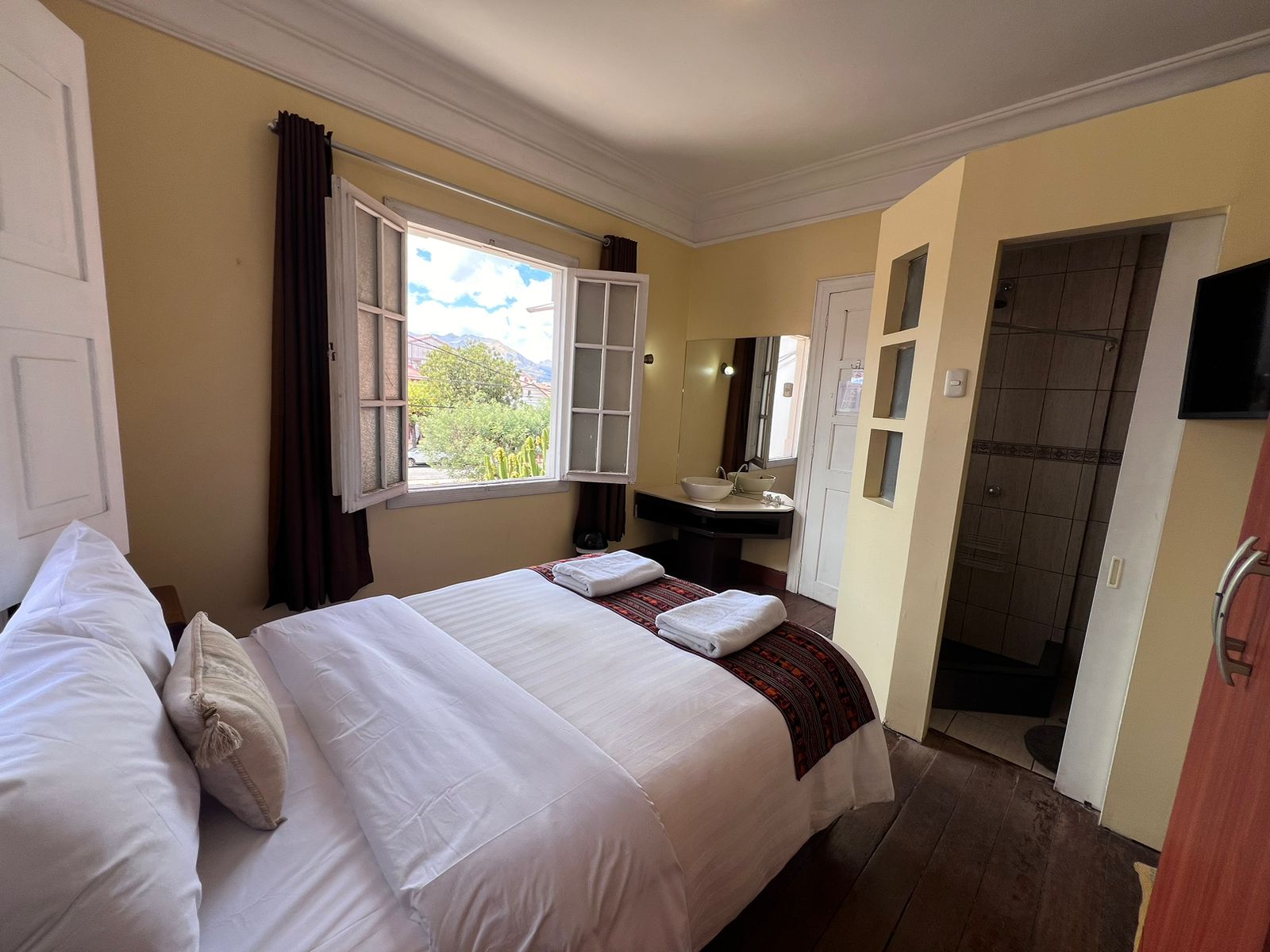 Eco Inn 8/50