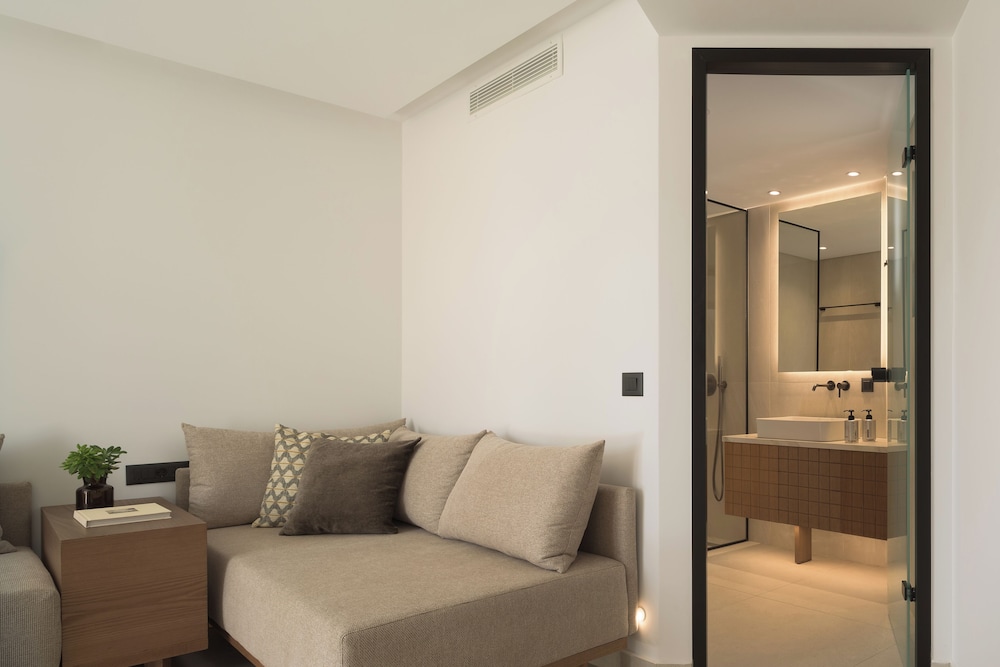 Galaxy Suites Boutique Resort 113/133