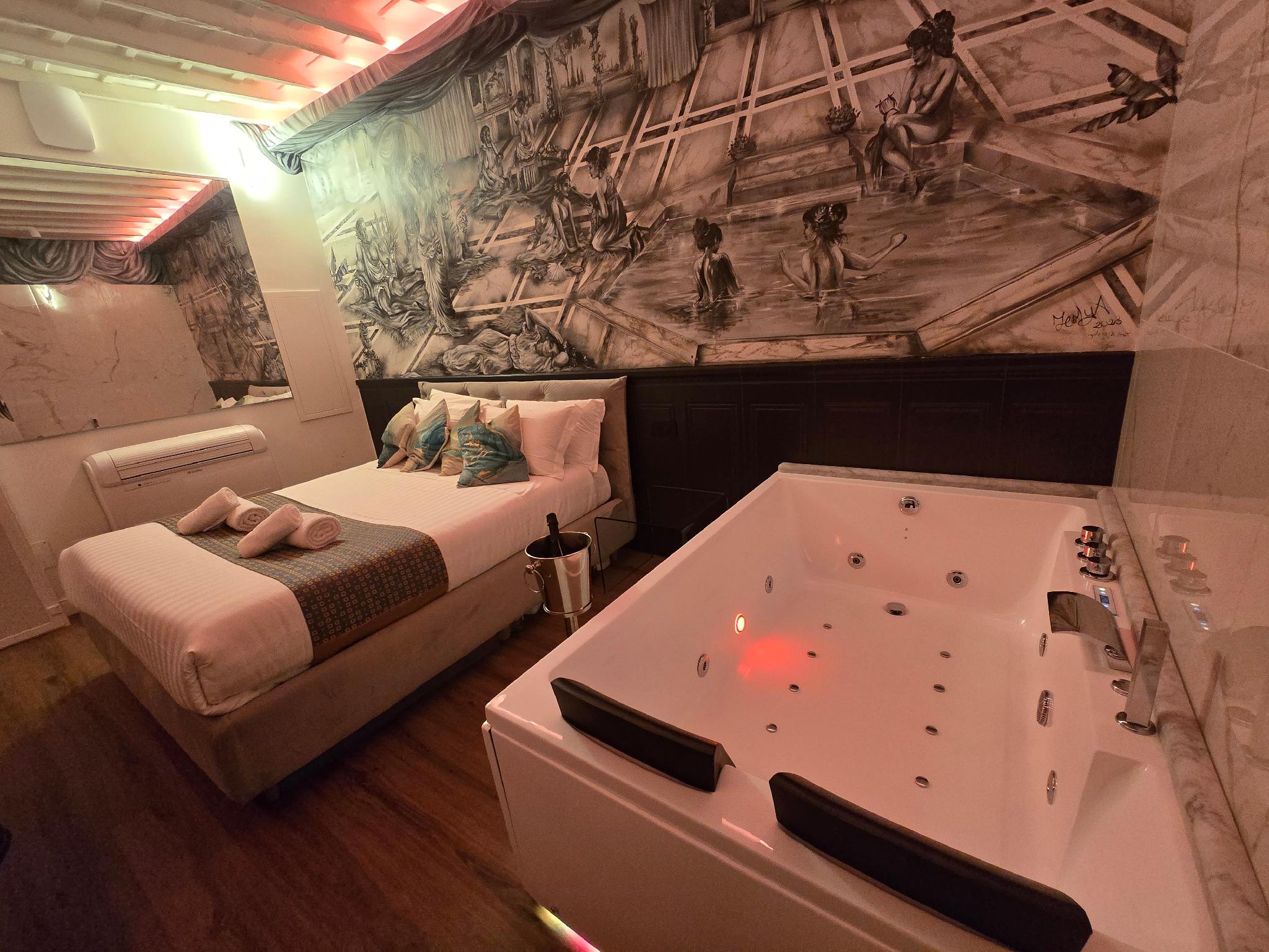 Mirror Suite Roma Jacuzzi Colosseo Monti 5/13