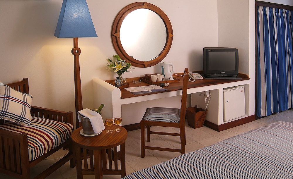 Voyager Beach Resort 27/38
