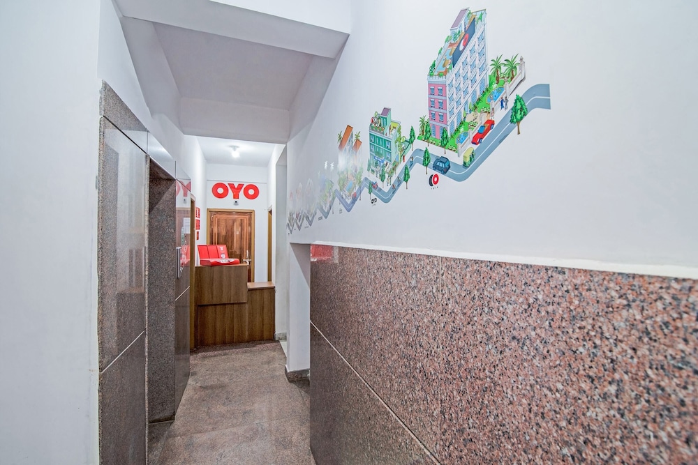 OYO 15695 Varcity Comforts 6/24
