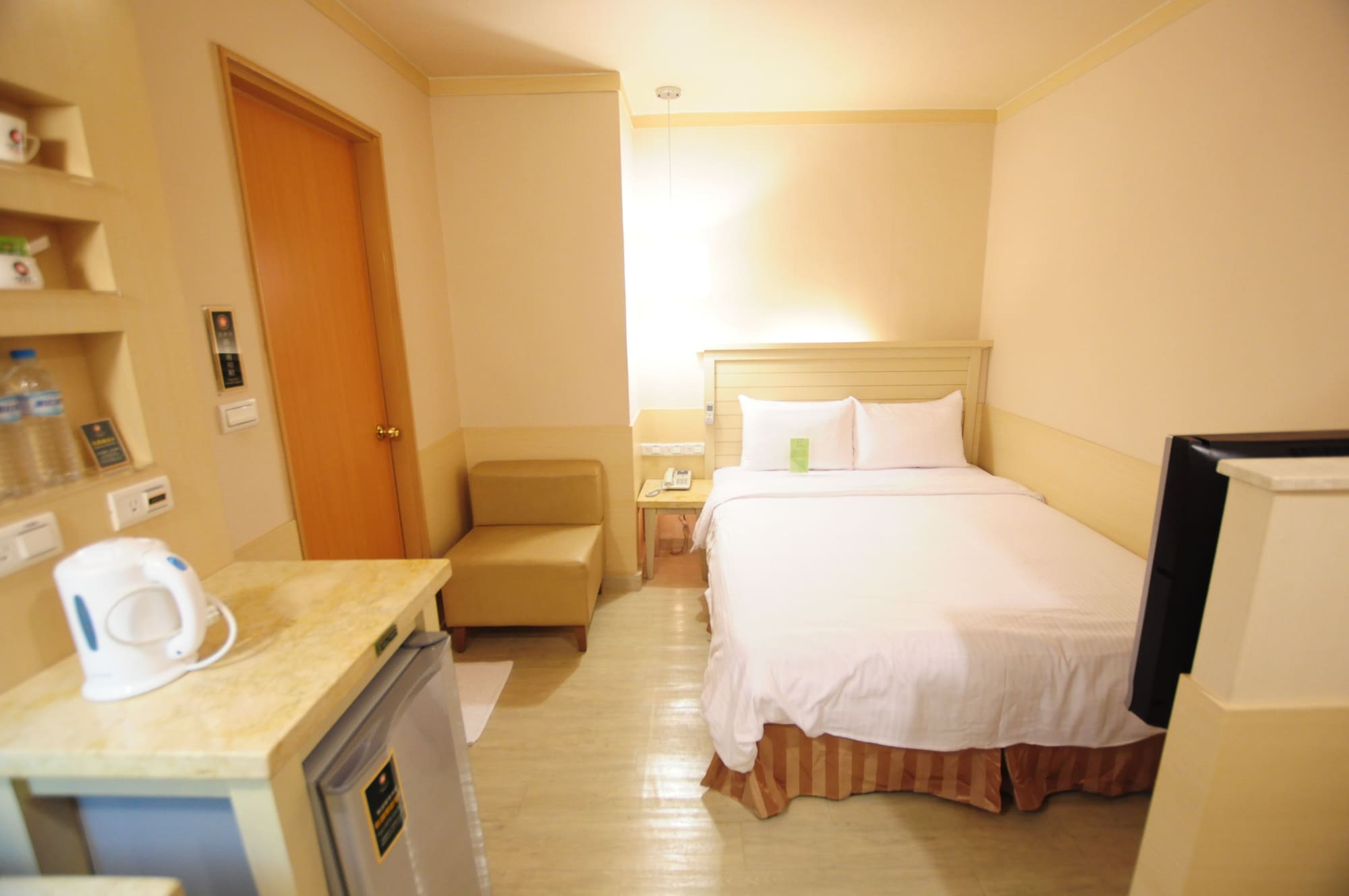 ECONOMY, DOUBLE BED, NO WINDOW