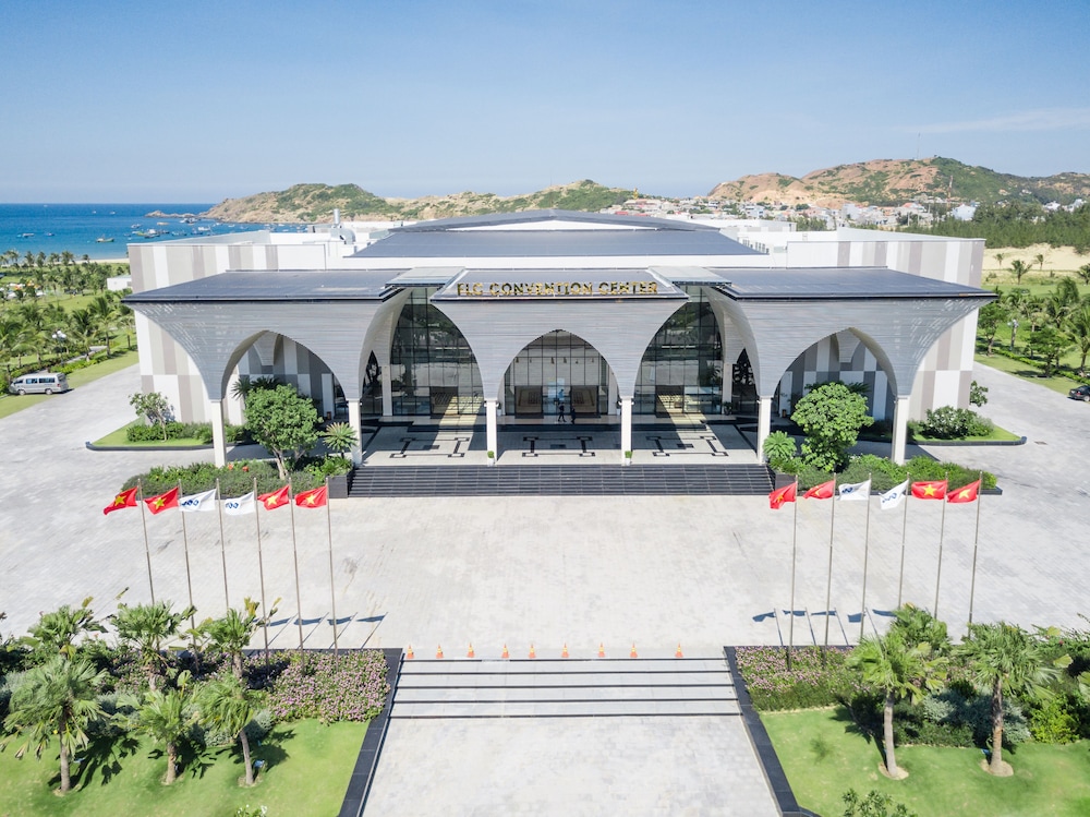 FLC Luxury Resort Quy Nhon 2/83