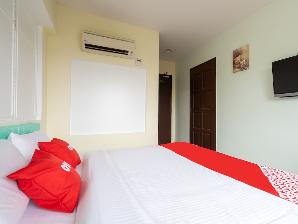 OYO 89717 Budget Star Hotel 8/32