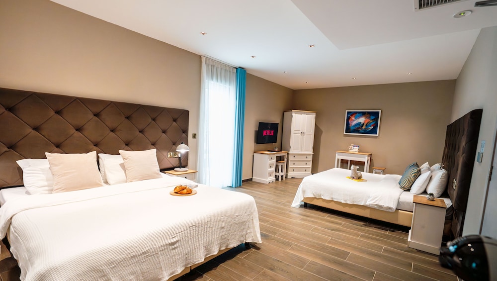 جناح استوديو عائلي بسريرين كوين، The Segond hotel 5/8