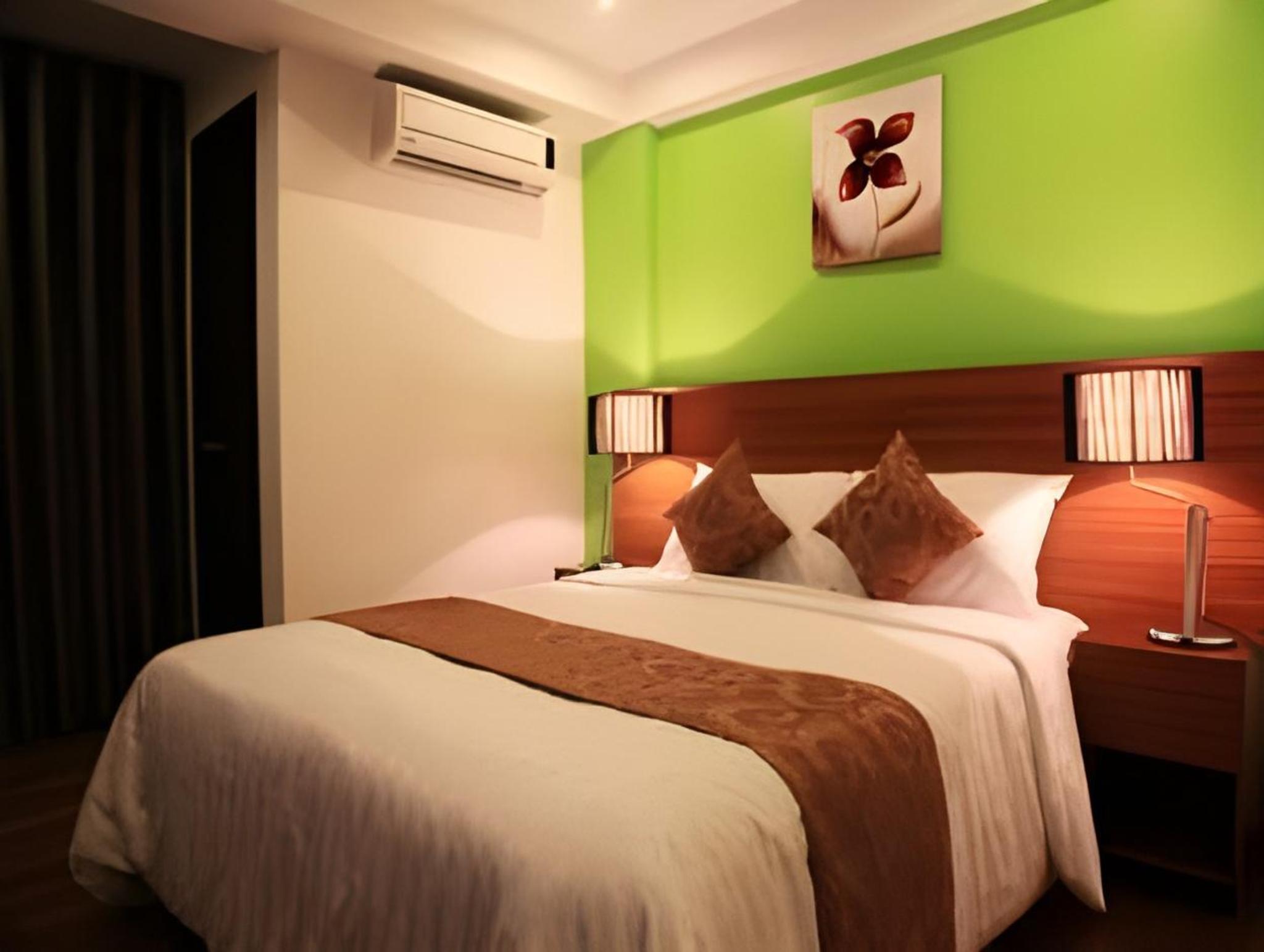 Guijo Suites Makati 8/24