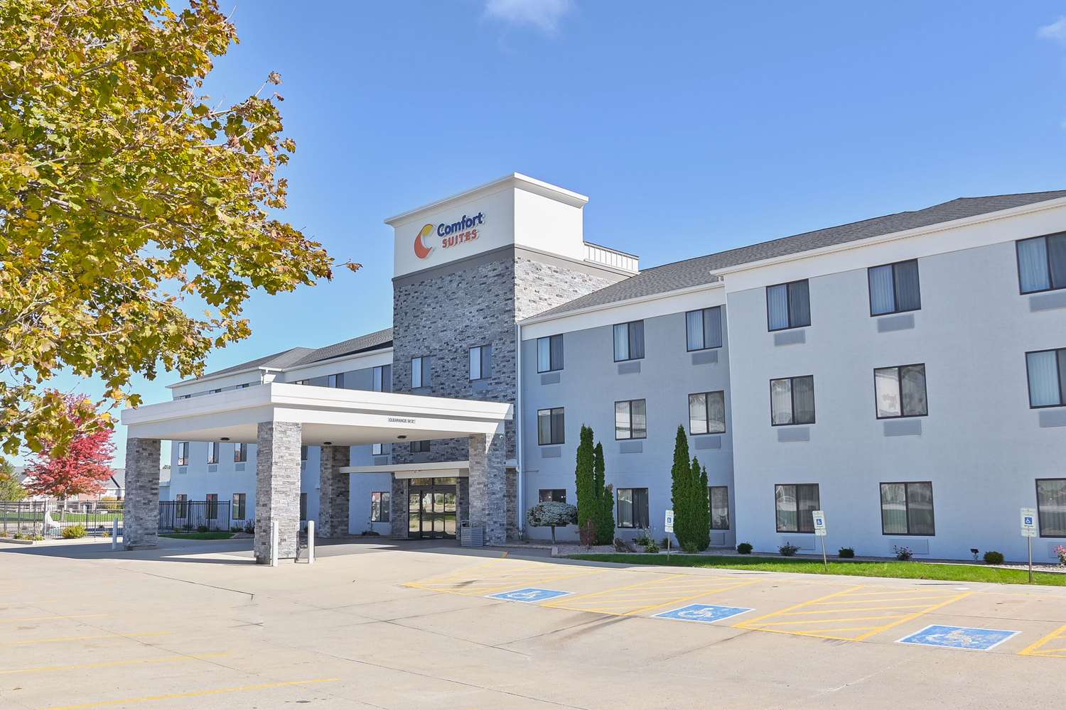 Comfort Suites Bloomington I-55 And I-74 22/25