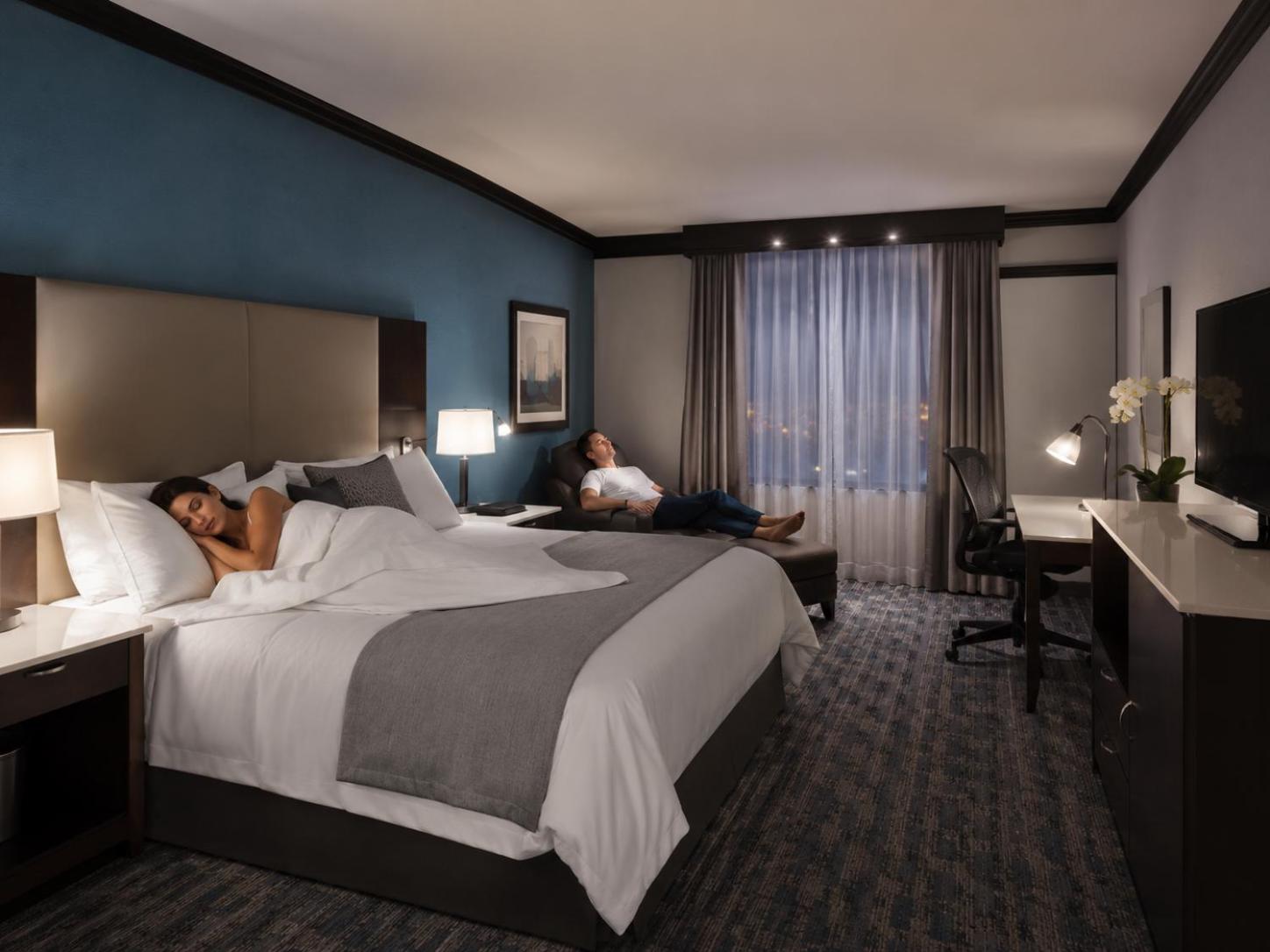 OKC Hotel Suites, Event Center, indoor Pool and Arcade, 5 Min from Downtown & Fairgrounds 3/45