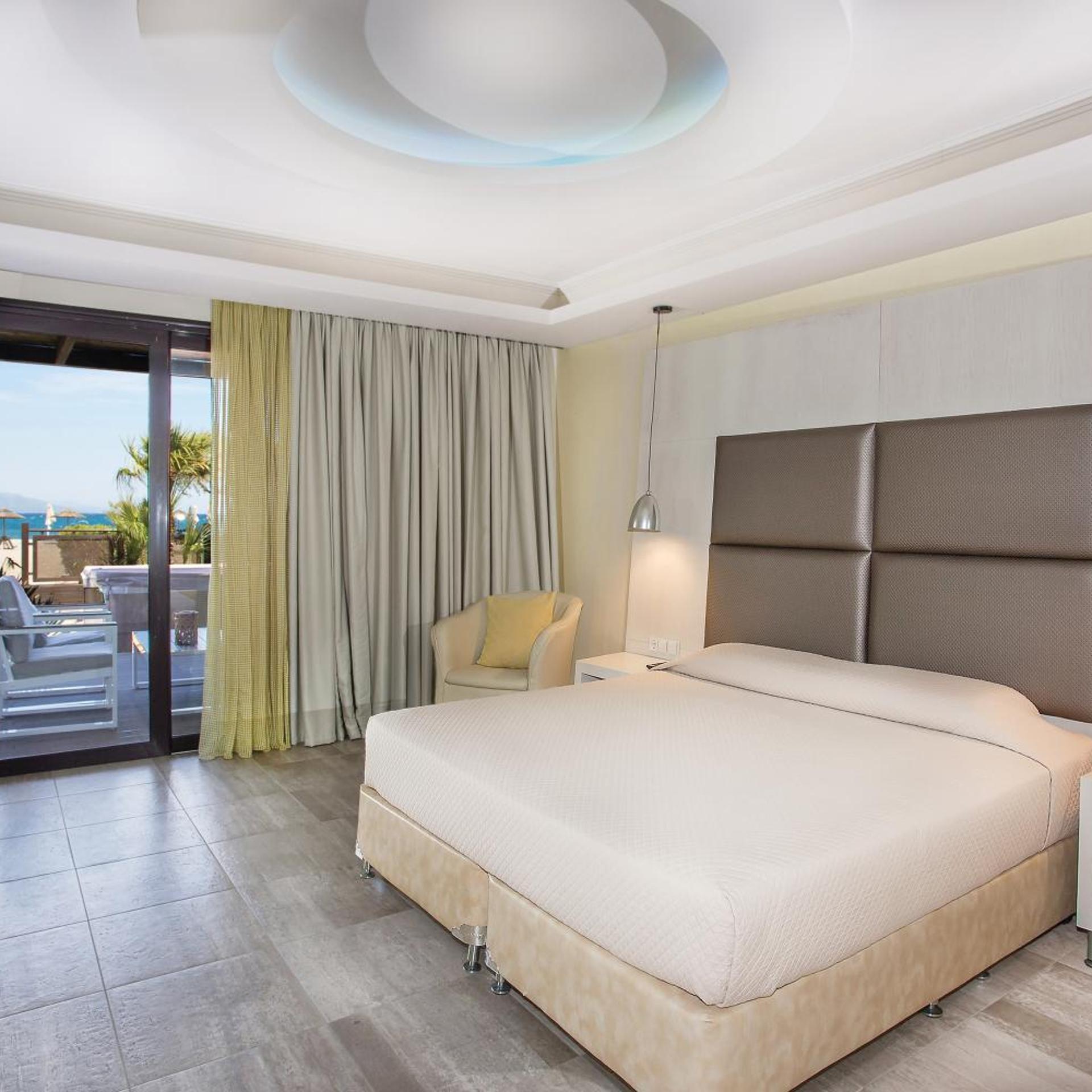 Suite, King Bed, Beach Front, Sea View
