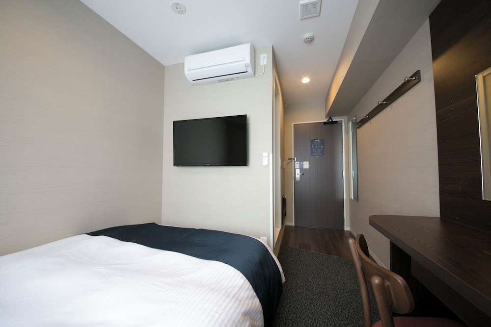 PREMIUM, DOUBLE BED, SMOKING