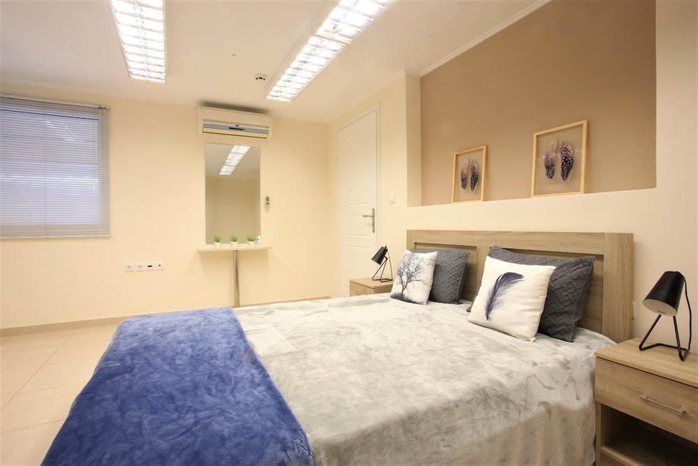 GK Airport Suites 11/49