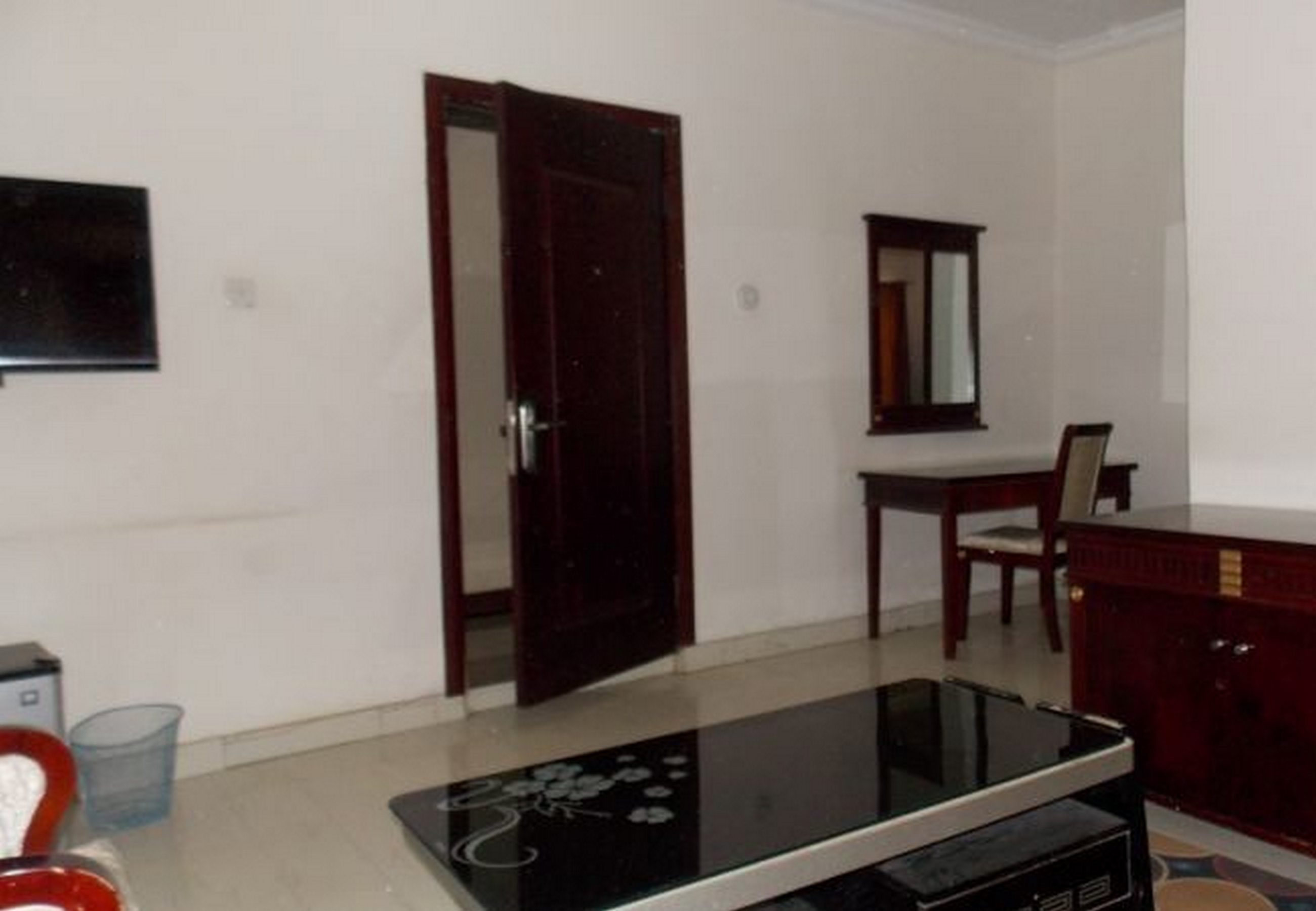 GADE PLACE HOTEL 2/18