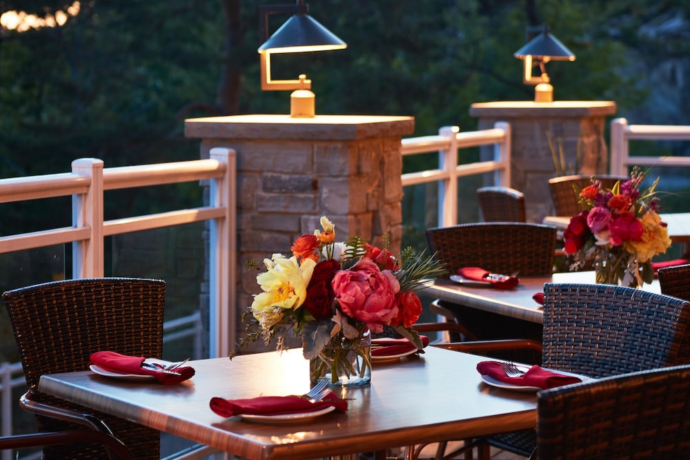 Touchstone Resort 8/57
