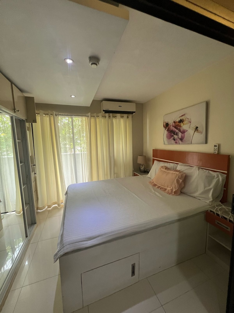 1 Bedroom Deluxe Condo At Apartelle D' Oasis 16/50