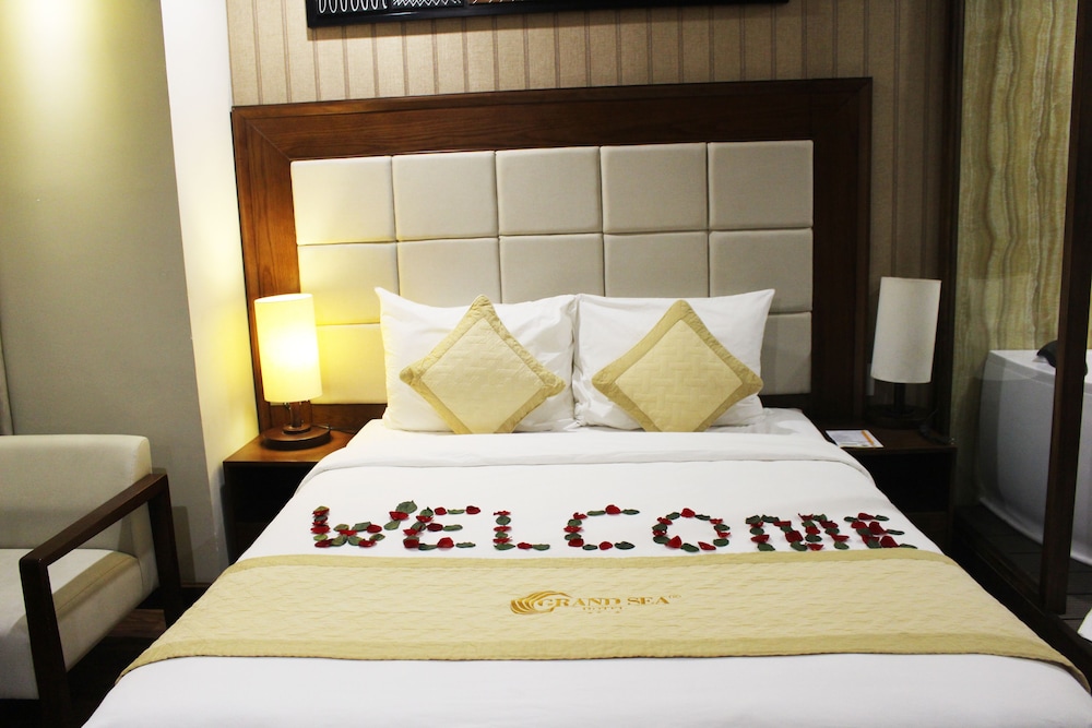 Grand Sea Hotel 24/74