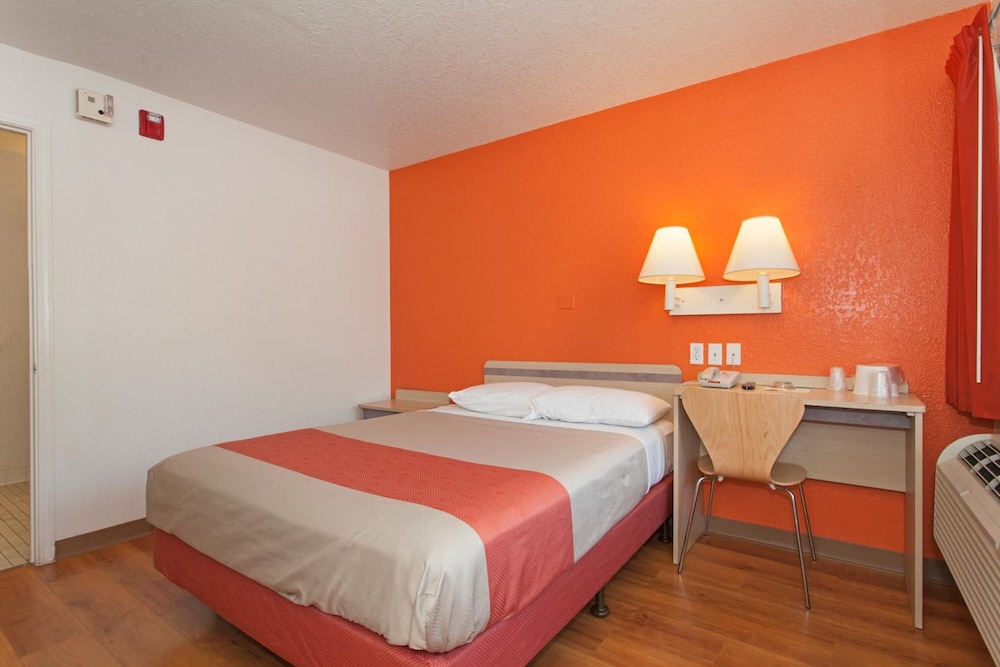 Motel6 Sacramento, CA - Downtown 27/60