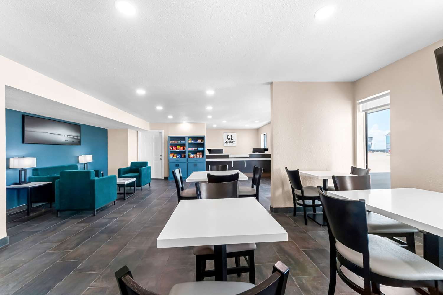Quality Inn & Suites Port Lavaca Near Lighthouse Beach 24/33