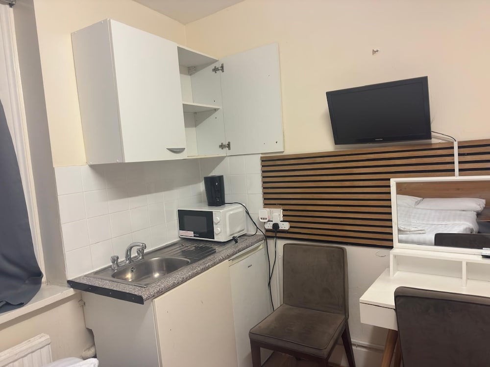 Anwar House 35/50