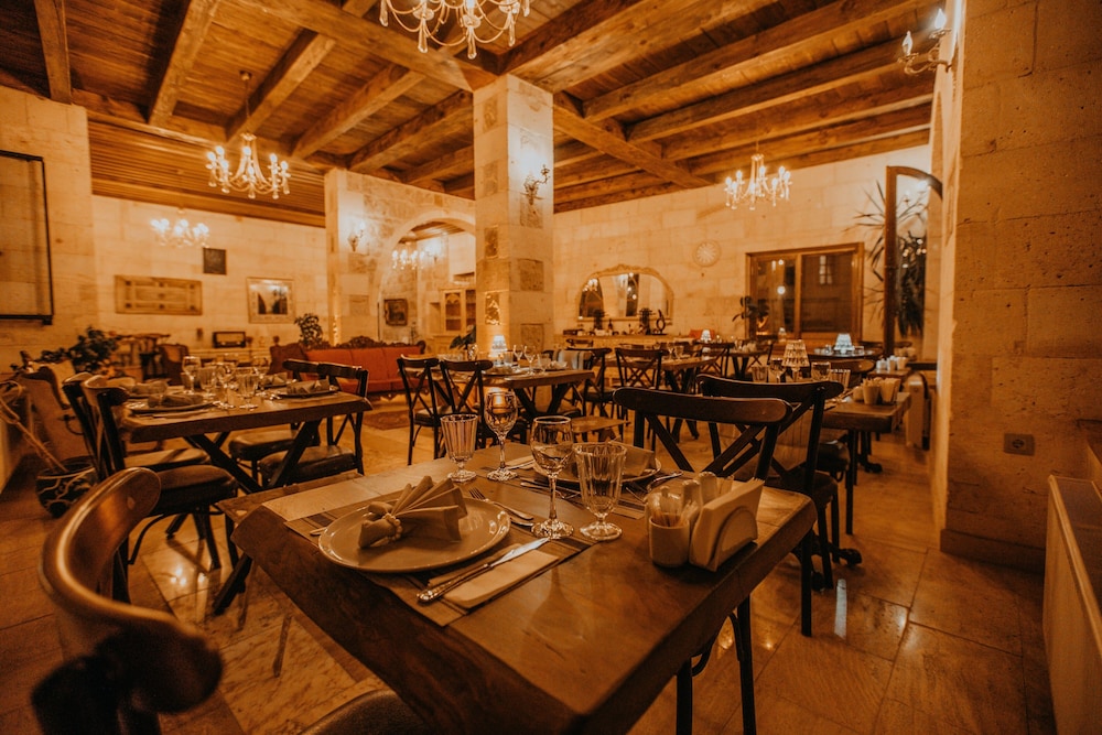 Serenus Cave Suites 39/50