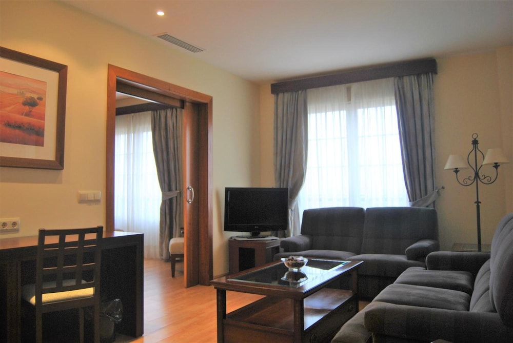 Hotel Santiago Leon 43/50