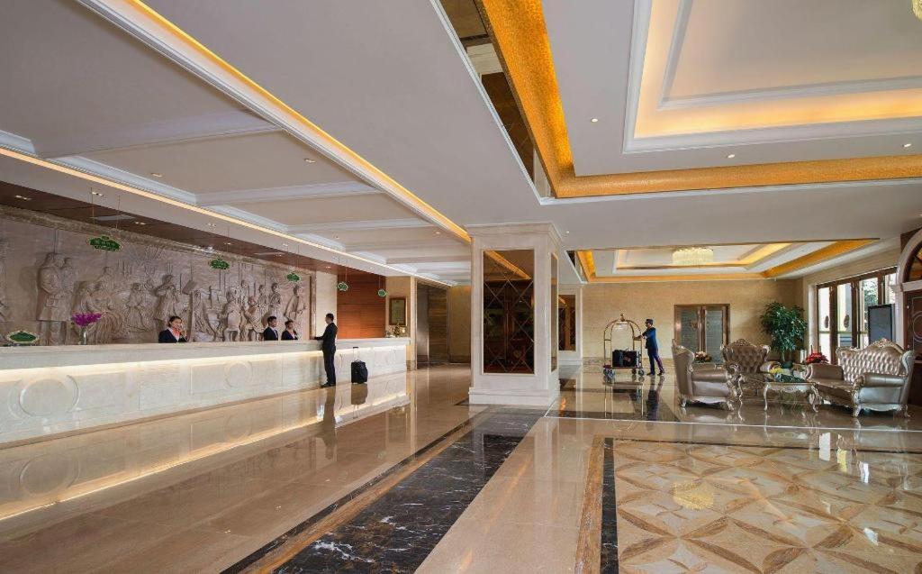 Vienna Hotel Henggang Xincheng 17/57