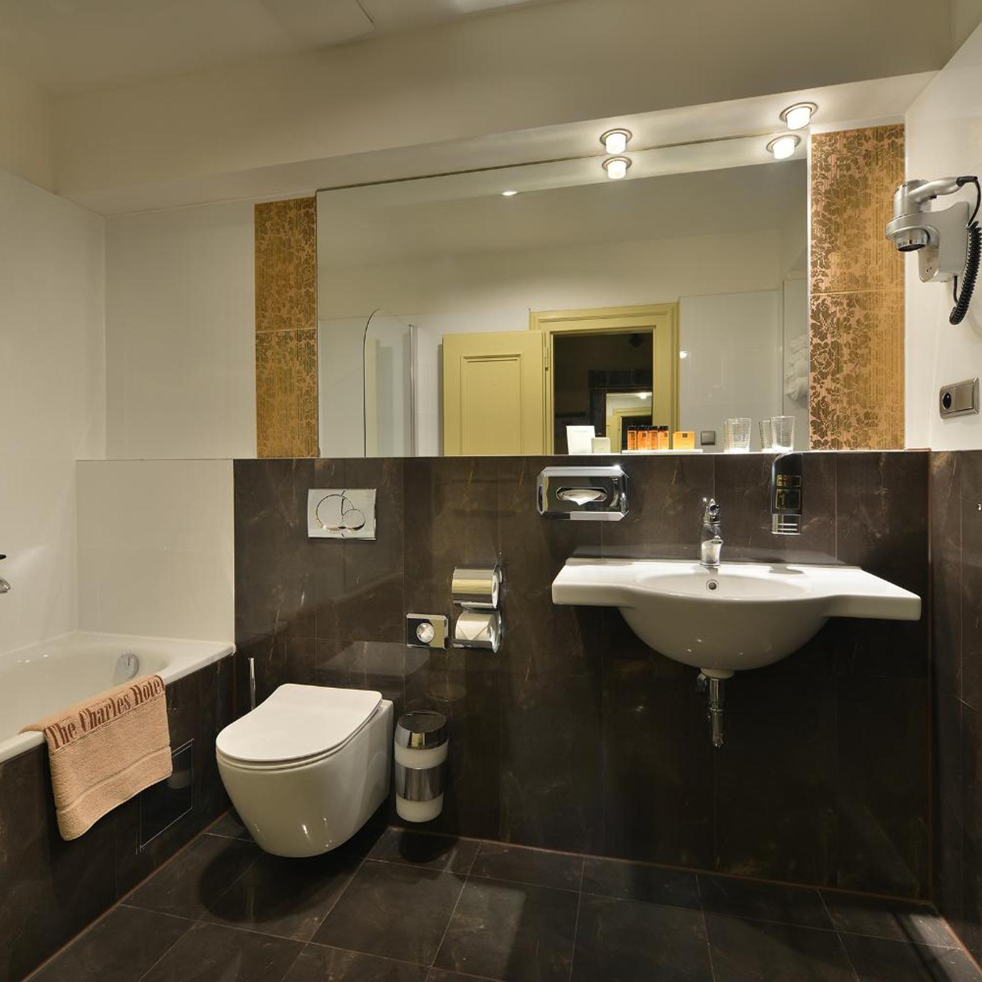 غرفة بسرير مزدوج أو سريرين منفصلين، The Charles Hotel 6/6