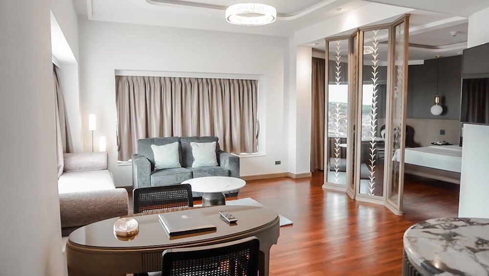 Krungsri River Hotel 30/50