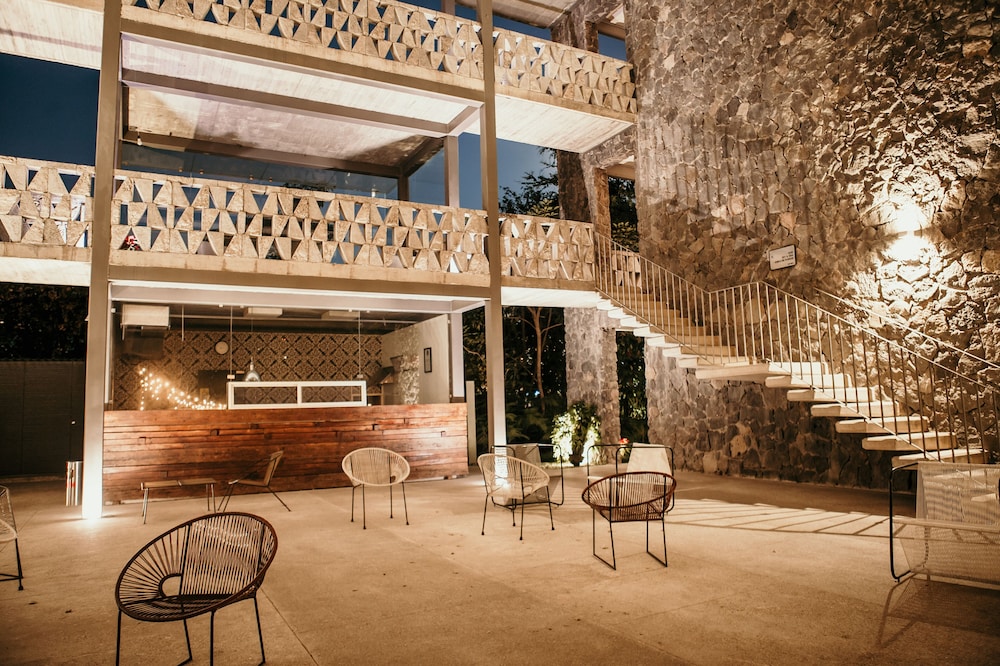 Huayacan Cuernavaca Curamoria Collection 8/37